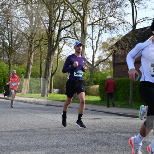 12.04.2026 - 45. Internationalen Wilhelmsburger Insellauf J. Mangold http://msf.ph/oto/9455566 12.04.2026 10:27:09 Ziel 5503, 5055, 5301, 2994, 5685, 4528, 3815, 5440, 5279, 2659, 5645, 5585, 2181, 4580, 2213 meine-sportfotos.de