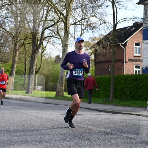 12.04.2026 - 45. Internationalen Wilhelmsburger Insellauf J. Mangold http://msf.ph/oto/9455571 12.04.2026 10:27:10 Ziel 5503, 5055, 5301, 2994, 5685, 4528, 3815, 5440, 5279, 2659, 5645, 5585, 2181, 4580, 2213 meine-sportfotos.de