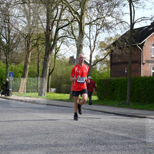 12.04.2026 - 45. Internationalen Wilhelmsburger Insellauf J. Mangold http://msf.ph/oto/9455580 12.04.2026 10:27:12 Ziel 5055, 5301, 2994, 5685, 4528, 3815, 5440, 5279, 2659, 5645, 5585, 2181, 4580, 2213 meine-sportfotos.de