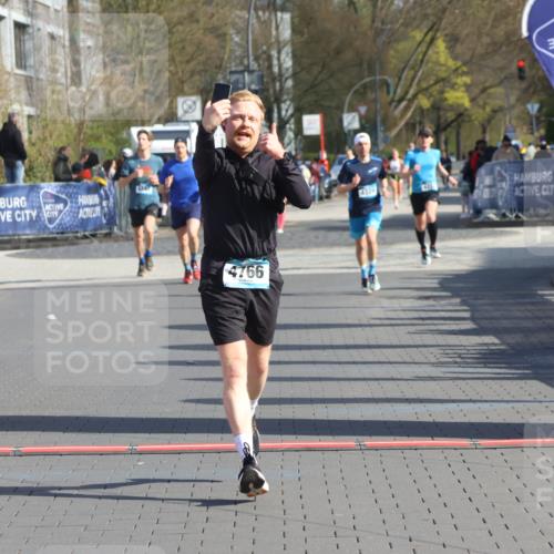12.04.2026 - 45. Internationalen Wilhelmsburger Insellauf Strokosch-Dieckow http://msf.ph/oto/9455616 12.04.2026 10:31:31 Ziel 5661, 4766 meine-sportfotos.de
