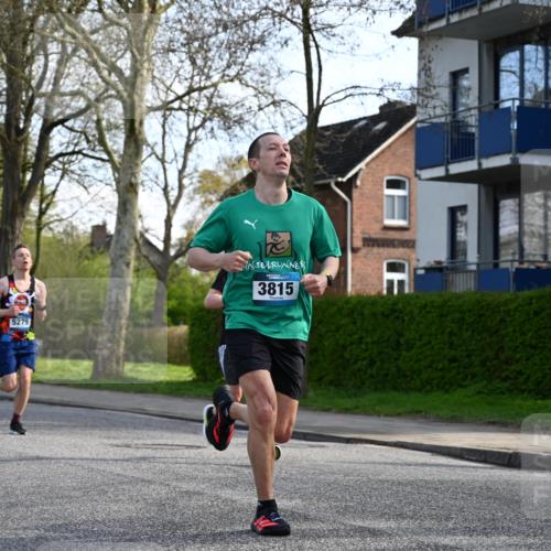 12.04.2026 - 45. Internationalen Wilhelmsburger Insellauf J. Mangold http://msf.ph/oto/9455626 12.04.2026 10:27:21 Ziel 5685, 4528, 3815, 5440, 5279, 2659, 5645, 5585, 2181, 4580, 2213, 4651 meine-sportfotos.de