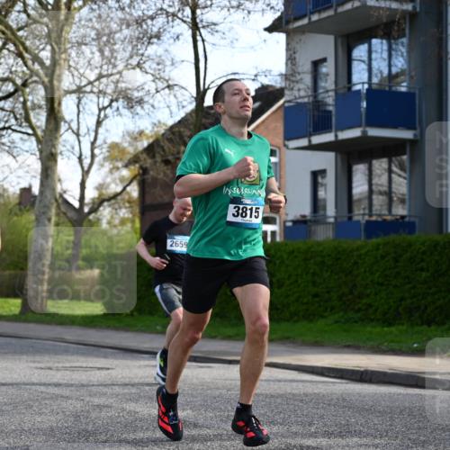 12.04.2026 - 45. Internationalen Wilhelmsburger Insellauf J. Mangold http://msf.ph/oto/9455630 12.04.2026 10:27:21 Ziel 5685, 4528, 3815, 5440, 5279, 2659, 5645, 5585, 2181, 4580, 2213, 4651 meine-sportfotos.de