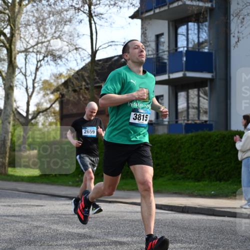 12.04.2026 - 45. Internationalen Wilhelmsburger Insellauf J. Mangold http://msf.ph/oto/9455631 12.04.2026 10:27:21 Ziel 5685, 4528, 3815, 5440, 5279, 2659, 5645, 5585, 2181, 4580, 2213, 4651 meine-sportfotos.de