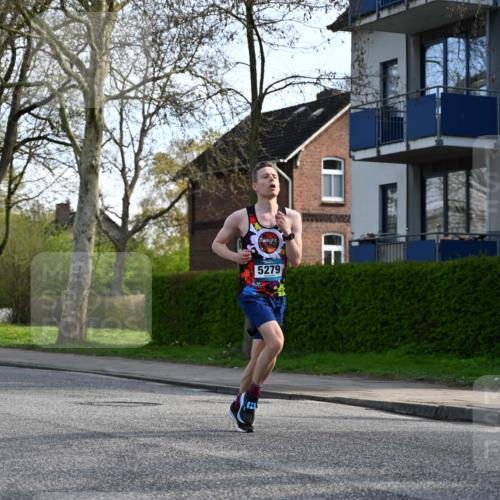 12.04.2026 - 45. Internationalen Wilhelmsburger Insellauf J. Mangold http://msf.ph/oto/9455637 12.04.2026 10:27:23 Ziel 5685, 4528, 3815, 5440, 5279, 2659, 5645, 5585, 2181, 4580, 2213, 4651, 3562 meine-sportfotos.de