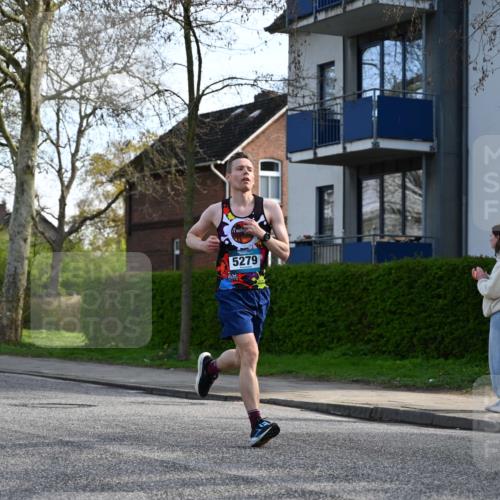 12.04.2026 - 45. Internationalen Wilhelmsburger Insellauf J. Mangold http://msf.ph/oto/9455639 12.04.2026 10:27:23 Ziel 5685, 4528, 3815, 5440, 5279, 2659, 5645, 5585, 2181, 4580, 2213, 4651, 3562 meine-sportfotos.de