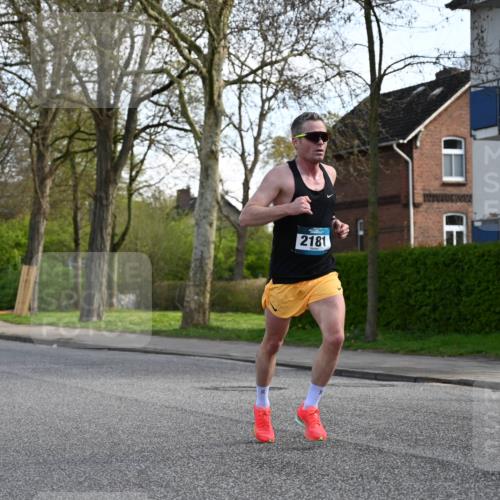 12.04.2026 - 45. Internationalen Wilhelmsburger Insellauf J. Mangold http://msf.ph/oto/9455665 12.04.2026 10:27:37 Ziel 5585, 2181, 4580, 2213, 4651, 3562, 2265, 5473, 4163, 4214, 2022, 4068, 4294, 2851 meine-sportfotos.de