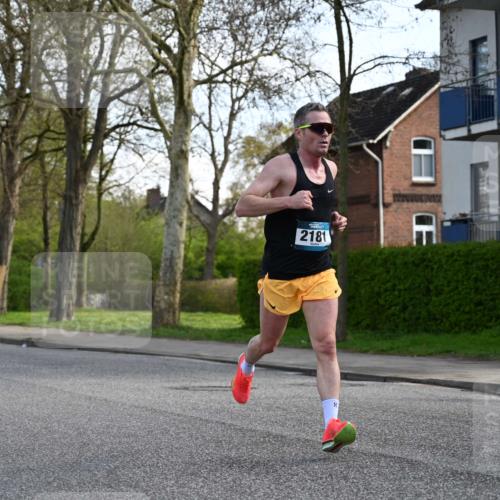 12.04.2026 - 45. Internationalen Wilhelmsburger Insellauf J. Mangold http://msf.ph/oto/9455666 12.04.2026 10:27:37 Ziel 5585, 2181, 4580, 2213, 4651, 3562, 2265, 5473, 4163, 4214, 2022, 4068, 4294, 2851 meine-sportfotos.de