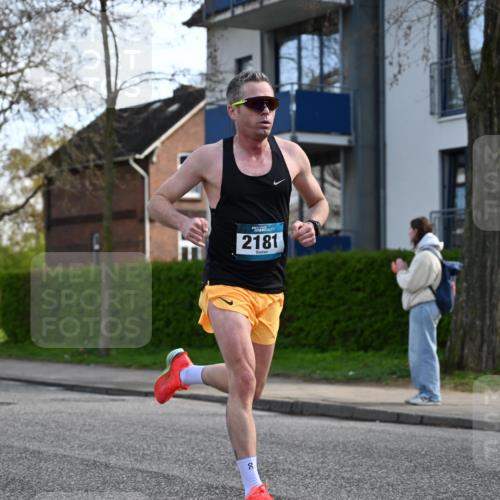 12.04.2026 - 45. Internationalen Wilhelmsburger Insellauf J. Mangold http://msf.ph/oto/9455673 12.04.2026 10:27:38 Ziel 5585, 2181, 4580, 2213, 4651, 3562, 2265, 5473, 4163, 4214, 2022, 4068, 4294, 2851, 5452 meine-sportfotos.de