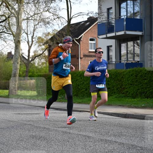12.04.2026 - 45. Internationalen Wilhelmsburger Insellauf J. Mangold http://msf.ph/oto/9455678 12.04.2026 10:27:45 Ziel 4580, 2213, 4651, 4651, 3562, 2265, 5473, 4163, 4214, 2022, 2022, 4068, 4294, 2851, 5452, 4995, 5833 meine-sportfotos.de
