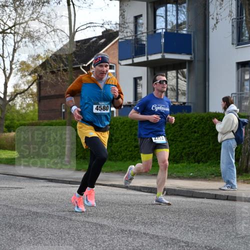 12.04.2026 - 45. Internationalen Wilhelmsburger Insellauf J. Mangold http://msf.ph/oto/9455682 12.04.2026 10:27:45 Ziel 4580, 2213, 4651, 4651, 3562, 2265, 5473, 4163, 4214, 2022, 2022, 4068, 4294, 2851, 5452, 4995, 5833 meine-sportfotos.de