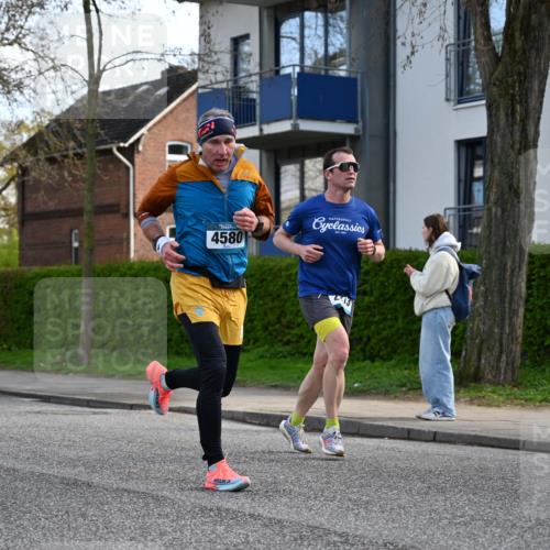 12.04.2026 - 45. Internationalen Wilhelmsburger Insellauf J. Mangold http://msf.ph/oto/9455685 12.04.2026 10:27:45 Ziel 4580, 2213, 4651, 4651, 3562, 2265, 5473, 4163, 4214, 2022, 2022, 4068, 4294, 2851, 5452, 4995, 5833 meine-sportfotos.de