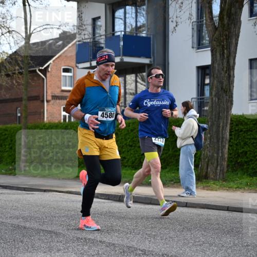12.04.2026 - 45. Internationalen Wilhelmsburger Insellauf J. Mangold http://msf.ph/oto/9455687 12.04.2026 10:27:45 Ziel 4580, 2213, 4651, 4651, 3562, 2265, 5473, 4163, 4214, 2022, 2022, 4068, 4294, 2851, 5452, 4995, 5833 meine-sportfotos.de