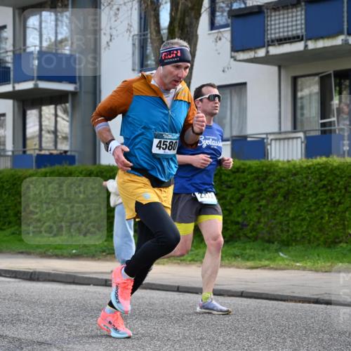12.04.2026 - 45. Internationalen Wilhelmsburger Insellauf J. Mangold http://msf.ph/oto/9455694 12.04.2026 10:27:46 Ziel 4580, 2213, 4651, 3562, 3562, 2265, 5473, 4163, 4214, 2022, 4068, 4294, 4068, 4294, 2851, 5452, 4995, 5833 meine-sportfotos.de