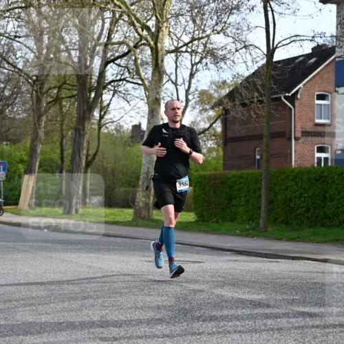 12.04.2026 - 45. Internationalen Wilhelmsburger Insellauf J. Mangold http://msf.ph/oto/9455700 12.04.2026 10:27:57 Ziel 4651, 3562, 2265, 5473, 4163, 4214, 2022, 2022, 4068, 4294, 2851, 5452, 4995, 5833, 3904, 4994, 4831, 3141, 4883 meine-sportfotos.de