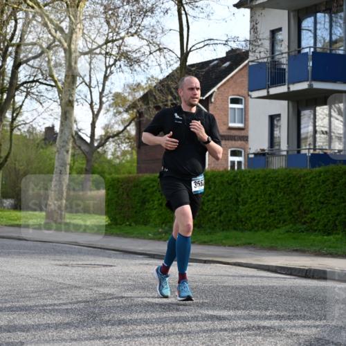 12.04.2026 - 45. Internationalen Wilhelmsburger Insellauf J. Mangold http://msf.ph/oto/9455713 12.04.2026 10:27:57 Ziel 4651, 3562, 2265, 5473, 4163, 4214, 2022, 2022, 4068, 4294, 2851, 5452, 4995, 5833, 3904, 4994, 4831, 3141, 4883 meine-sportfotos.de