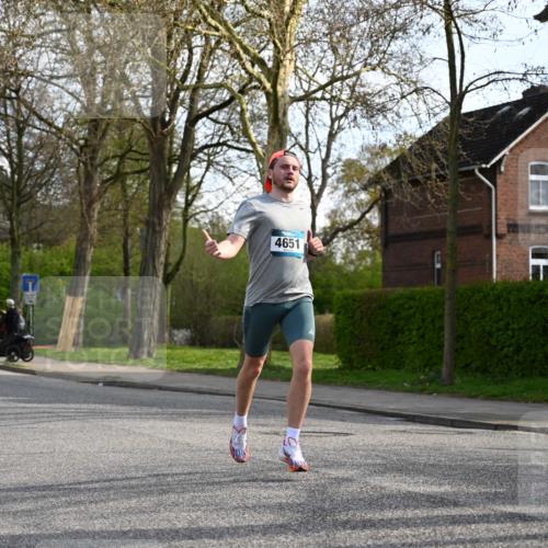 12.04.2026 - 45. Internationalen Wilhelmsburger Insellauf J. Mangold http://msf.ph/oto/9455726 12.04.2026 10:27:59 Ziel 4651, 3562, 2265, 5473, 4163, 4214, 2022, 4068, 4294, 2851, 5452, 4995, 5833, 3904, 4994, 4831, 3141, 4883, 2979, 3585 meine-sportfotos.de
