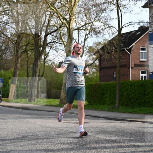 12.04.2026 - 45. Internationalen Wilhelmsburger Insellauf J. Mangold http://msf.ph/oto/9455727 12.04.2026 10:27:59 Ziel 4651, 3562, 2265, 5473, 4163, 4214, 2022, 4068, 4294, 2851, 5452, 4995, 5833, 3904, 4994, 4831, 3141, 4883, 2979, 3585 meine-sportfotos.de