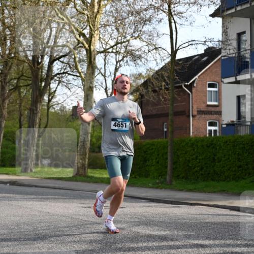 12.04.2026 - 45. Internationalen Wilhelmsburger Insellauf J. Mangold http://msf.ph/oto/9455731 12.04.2026 10:27:59 Ziel 4651, 3562, 2265, 5473, 4163, 4214, 2022, 4068, 4294, 2851, 5452, 4995, 5833, 3904, 4994, 4831, 3141, 4883, 2979, 3585 meine-sportfotos.de