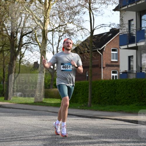 12.04.2026 - 45. Internationalen Wilhelmsburger Insellauf J. Mangold http://msf.ph/oto/9455733 12.04.2026 10:27:59 Ziel 4651, 3562, 2265, 5473, 4163, 4214, 2022, 4068, 4294, 2851, 5452, 4995, 5833, 3904, 4994, 4831, 3141, 4883, 2979, 3585 meine-sportfotos.de