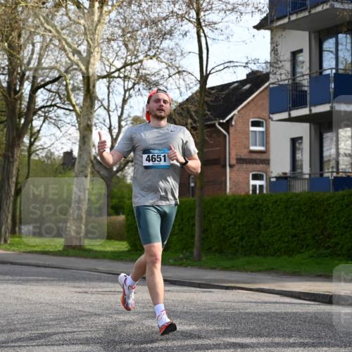 12.04.2026 - 45. Internationalen Wilhelmsburger Insellauf J. Mangold http://msf.ph/oto/9455734 12.04.2026 10:28:00 Ziel 4651, 3562, 2265, 5473, 4163, 4214, 2022, 4068, 4294, 2851, 5452, 4995, 5833, 3904, 4994, 4831, 3141, 4883, 2979, 3585 meine-sportfotos.de