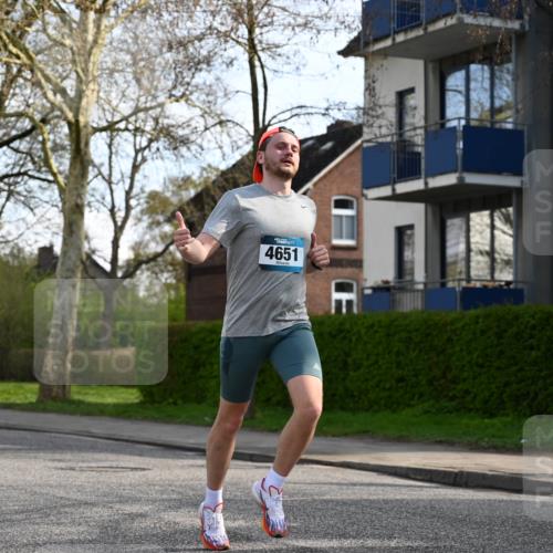 12.04.2026 - 45. Internationalen Wilhelmsburger Insellauf J. Mangold http://msf.ph/oto/9455739 12.04.2026 10:28:00 Ziel 4651, 3562, 2265, 5473, 4163, 4214, 2022, 4068, 4294, 2851, 5452, 4995, 5833, 3904, 4994, 4831, 3141, 4883, 2979, 3585 meine-sportfotos.de