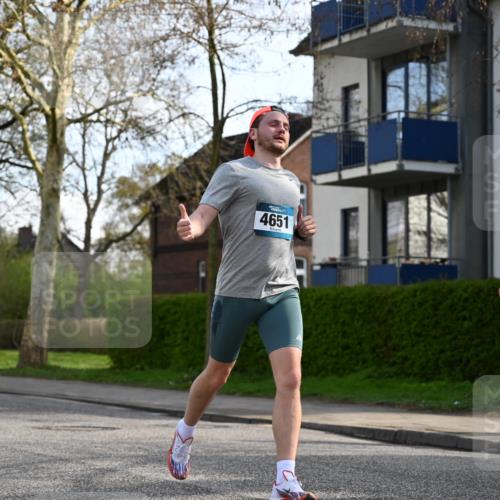 12.04.2026 - 45. Internationalen Wilhelmsburger Insellauf J. Mangold http://msf.ph/oto/9455741 12.04.2026 10:28:00 Ziel 4651, 3562, 2265, 5473, 4163, 4214, 2022, 4068, 4294, 2851, 5452, 4995, 5833, 3904, 4994, 4831, 3141, 4883, 2979, 3585 meine-sportfotos.de