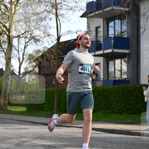 12.04.2026 - 45. Internationalen Wilhelmsburger Insellauf J. Mangold http://msf.ph/oto/9455742 12.04.2026 10:28:00 Ziel 4651, 3562, 2265, 5473, 4163, 4214, 2022, 4068, 4294, 2851, 5452, 4995, 5833, 3904, 4994, 4831, 3141, 4883, 2979, 3585 meine-sportfotos.de