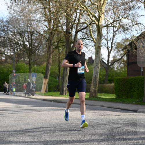 12.04.2026 - 45. Internationalen Wilhelmsburger Insellauf J. Mangold http://msf.ph/oto/9455748 12.04.2026 10:28:03 Ziel 4651, 3562, 2265, 5473, 4163, 4214, 2022, 4068, 4294, 2851, 5452, 4995, 5833, 3904, 4994, 4831, 3141, 4883, 2979, 3585, 4154, 3473 meine-sportfotos.de