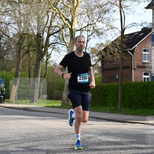 12.04.2026 - 45. Internationalen Wilhelmsburger Insellauf J. Mangold http://msf.ph/oto/9455754 12.04.2026 10:28:04 Ziel 4651, 3562, 2265, 5473, 4163, 4214, 2022, 4068, 4294, 2851, 5452, 4995, 5833, 3904, 4994, 4831, 4831, 3141, 4883, 2979, 3585, 4154, 3473 meine-sportfotos.de