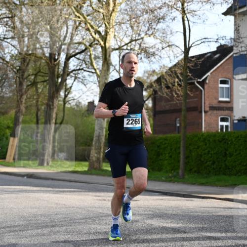 12.04.2026 - 45. Internationalen Wilhelmsburger Insellauf J. Mangold http://msf.ph/oto/9455755 12.04.2026 10:28:04 Ziel 4651, 3562, 2265, 5473, 4163, 4214, 2022, 4068, 4294, 2851, 5452, 4995, 5833, 3904, 4994, 4831, 4831, 3141, 4883, 2979, 3585, 4154, 3473 meine-sportfotos.de