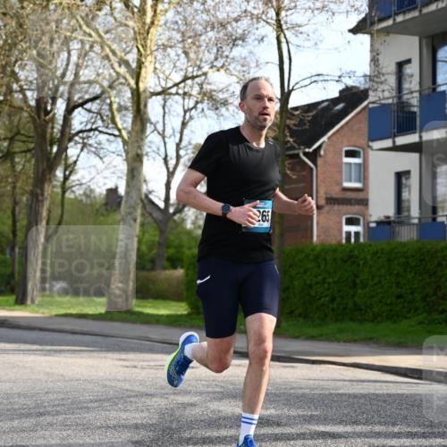 12.04.2026 - 45. Internationalen Wilhelmsburger Insellauf J. Mangold http://msf.ph/oto/9455760 12.04.2026 10:28:04 Ziel 4651, 3562, 2265, 5473, 4163, 4214, 2022, 4068, 4294, 2851, 5452, 4995, 5833, 3904, 4994, 4831, 4831, 3141, 4883, 2979, 3585, 4154, 3473 meine-sportfotos.de