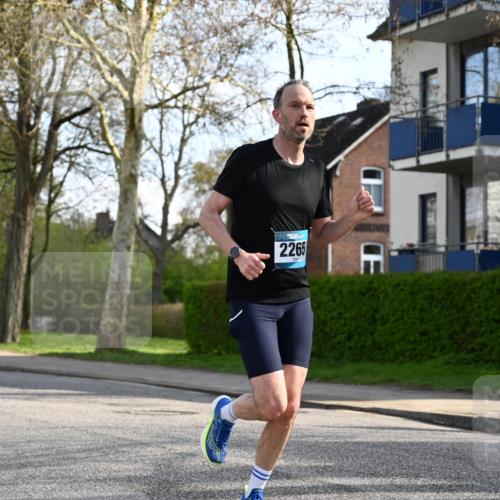 12.04.2026 - 45. Internationalen Wilhelmsburger Insellauf J. Mangold http://msf.ph/oto/9455761 12.04.2026 10:28:04 Ziel 4651, 3562, 2265, 5473, 4163, 4214, 2022, 4068, 4294, 2851, 5452, 4995, 5833, 3904, 4994, 4831, 4831, 3141, 4883, 2979, 3585, 4154, 3473 meine-sportfotos.de