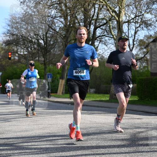 12.04.2026 - 45. Internationalen Wilhelmsburger Insellauf J. Mangold http://msf.ph/oto/9455779 12.04.2026 10:28:11 Ziel 3562, 2265, 5473, 4163, 4214, 2022, 4068, 4294, 2851, 5452, 4995, 5833, 3904, 4994, 4831, 3141, 4883, 2979, 3585, 4154, 3473, 4075, 4144 meine-sportfotos.de