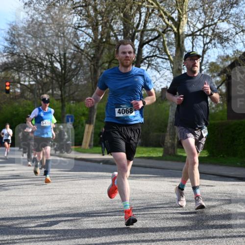 12.04.2026 - 45. Internationalen Wilhelmsburger Insellauf J. Mangold http://msf.ph/oto/9455780 12.04.2026 10:28:11 Ziel 3562, 2265, 5473, 4163, 4214, 2022, 4068, 4294, 2851, 5452, 4995, 5833, 3904, 4994, 4831, 3141, 4883, 2979, 3585, 4154, 3473, 4075, 4144 meine-sportfotos.de