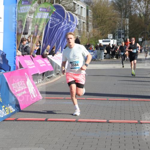 12.04.2026 - 45. Internationalen Wilhelmsburger Insellauf Strokosch-Dieckow http://msf.ph/oto/9455782 12.04.2026 10:31:50 Ziel 3584, 3619 meine-sportfotos.de