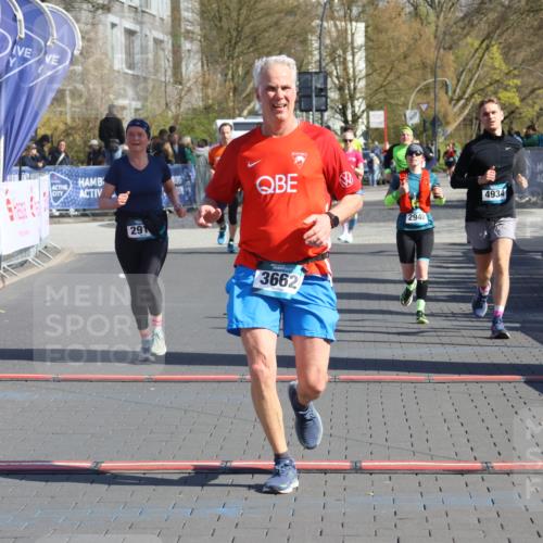 12.04.2026 - 45. Internationalen Wilhelmsburger Insellauf Strokosch-Dieckow http://msf.ph/oto/9455795 12.04.2026 10:44:51 Ziel 3662, 2911, 4934, 2940 meine-sportfotos.de
