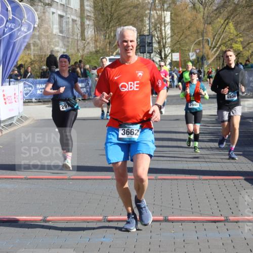 12.04.2026 - 45. Internationalen Wilhelmsburger Insellauf Strokosch-Dieckow http://msf.ph/oto/9455802 12.04.2026 10:44:51 Ziel 3662, 2911, 4934, 2940 meine-sportfotos.de