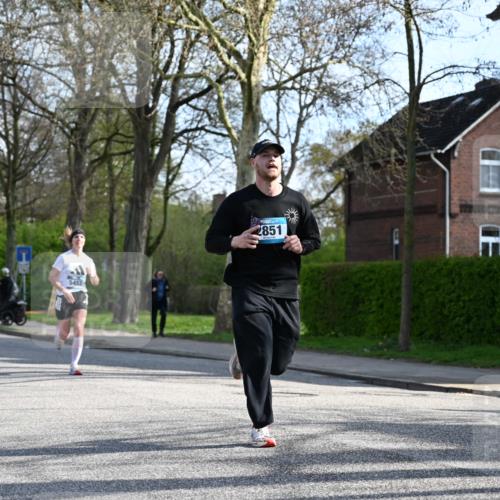 12.04.2026 - 45. Internationalen Wilhelmsburger Insellauf J. Mangold http://msf.ph/oto/9455820 12.04.2026 10:28:16 Ziel 2265, 5473, 4163, 4214, 2022, 4068, 4294, 2851, 5452, 4995, 5833, 3904, 4994, 4831, 4831, 3141, 4883, 2979, 3585, 4154, 3473, 4075, 4144, 5316 meine-sportfotos.de