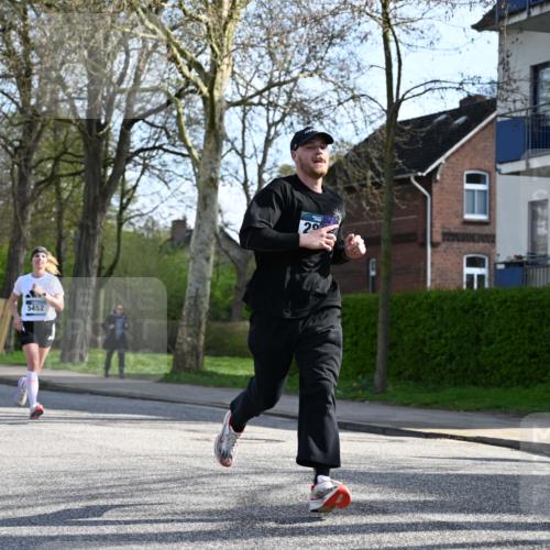 12.04.2026 - 45. Internationalen Wilhelmsburger Insellauf J. Mangold http://msf.ph/oto/9455825 12.04.2026 10:28:16 Ziel 2265, 5473, 4163, 4214, 2022, 4068, 4294, 2851, 5452, 4995, 5833, 3904, 4994, 4831, 4831, 3141, 4883, 2979, 3585, 4154, 3473, 4075, 4144, 5316 meine-sportfotos.de