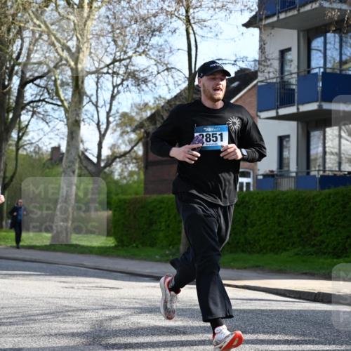 12.04.2026 - 45. Internationalen Wilhelmsburger Insellauf J. Mangold http://msf.ph/oto/9455832 12.04.2026 10:28:16 Ziel 2265, 5473, 4163, 4214, 2022, 4068, 4294, 2851, 5452, 4995, 5833, 3904, 4994, 4831, 4831, 3141, 4883, 2979, 3585, 4154, 3473, 4075, 4144, 5316 meine-sportfotos.de