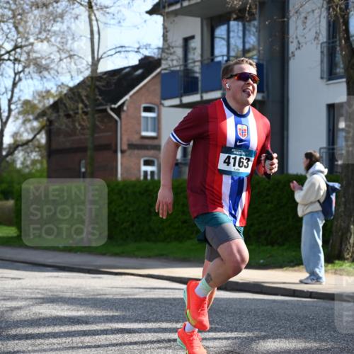 12.04.2026 - 45. Internationalen Wilhelmsburger Insellauf J. Mangold http://msf.ph/oto/9455856 12.04.2026 10:28:19 Ziel 5473, 4163, 4214, 2022, 4068, 4294, 2851, 5452, 4995, 5833, 3904, 4994, 4831, 3141, 4883, 2979, 3585, 4154, 3473, 4075, 4144, 5316 meine-sportfotos.de