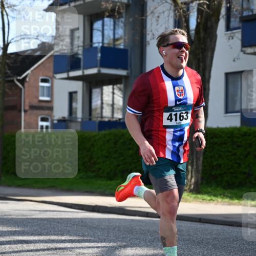 12.04.2026 - 45. Internationalen Wilhelmsburger Insellauf J. Mangold http://msf.ph/oto/9455859 12.04.2026 10:28:19 Ziel 5473, 4163, 4214, 2022, 4068, 4294, 2851, 5452, 4995, 5833, 3904, 4994, 4831, 3141, 4883, 2979, 3585, 4154, 3473, 4075, 4144, 5316 meine-sportfotos.de