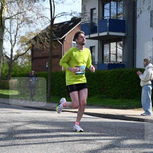 12.04.2026 - 45. Internationalen Wilhelmsburger Insellauf J. Mangold http://msf.ph/oto/9455868 12.04.2026 10:28:25 Ziel 2851, 5452, 4995, 5833, 3904, 4994, 4831, 3141, 4883, 2979, 3585, 4154, 3473, 4075, 4144, 5316, 3514, 2793 meine-sportfotos.de