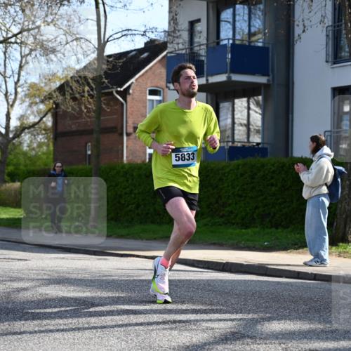 12.04.2026 - 45. Internationalen Wilhelmsburger Insellauf J. Mangold http://msf.ph/oto/9455869 12.04.2026 10:28:25 Ziel 2851, 5452, 4995, 5833, 3904, 4994, 4831, 3141, 4883, 2979, 3585, 4154, 3473, 4075, 4144, 5316, 3514, 2793 meine-sportfotos.de