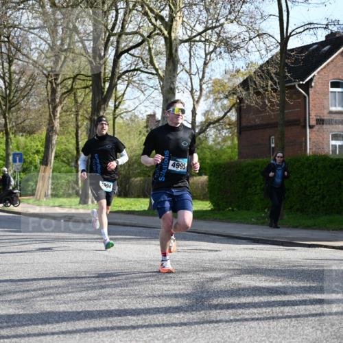 12.04.2026 - 45. Internationalen Wilhelmsburger Insellauf J. Mangold http://msf.ph/oto/9455881 12.04.2026 10:28:27 Ziel 5452, 4995, 5833, 3904, 4994, 4831, 3141, 4883, 2979, 3585, 4154, 3473, 3473, 4075, 4144, 5316, 3514, 2793 meine-sportfotos.de