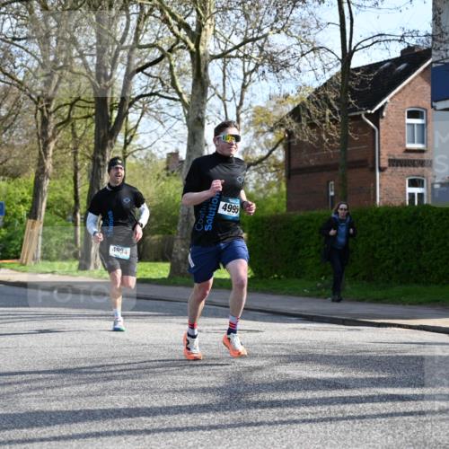 12.04.2026 - 45. Internationalen Wilhelmsburger Insellauf J. Mangold http://msf.ph/oto/9455883 12.04.2026 10:28:27 Ziel 5452, 4995, 5833, 3904, 4994, 4831, 3141, 4883, 2979, 3585, 4154, 3473, 3473, 4075, 4144, 5316, 3514, 2793 meine-sportfotos.de