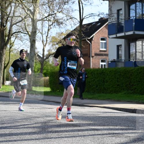 12.04.2026 - 45. Internationalen Wilhelmsburger Insellauf J. Mangold http://msf.ph/oto/9455890 12.04.2026 10:28:27 Ziel 5452, 4995, 5833, 3904, 4994, 4831, 3141, 4883, 2979, 3585, 4154, 3473, 3473, 4075, 4144, 5316, 3514, 2793 meine-sportfotos.de