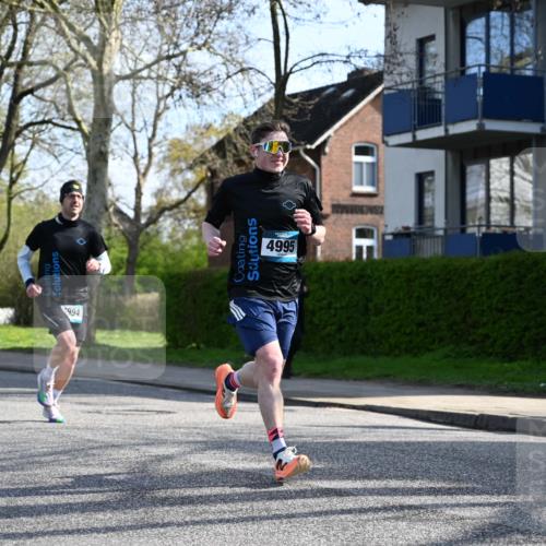 12.04.2026 - 45. Internationalen Wilhelmsburger Insellauf J. Mangold http://msf.ph/oto/9455892 12.04.2026 10:28:27 Ziel 5452, 4995, 5833, 3904, 4994, 4831, 3141, 4883, 2979, 3585, 4154, 3473, 3473, 4075, 4144, 5316, 3514, 2793 meine-sportfotos.de