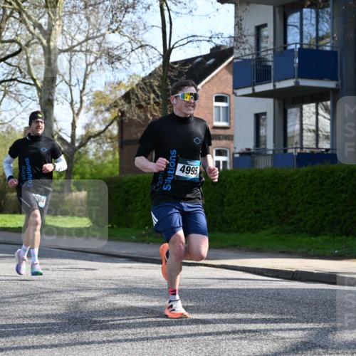 12.04.2026 - 45. Internationalen Wilhelmsburger Insellauf J. Mangold http://msf.ph/oto/9455894 12.04.2026 10:28:27 Ziel 5452, 4995, 5833, 3904, 4994, 4831, 3141, 4883, 2979, 3585, 4154, 3473, 3473, 4075, 4144, 5316, 3514, 2793 meine-sportfotos.de