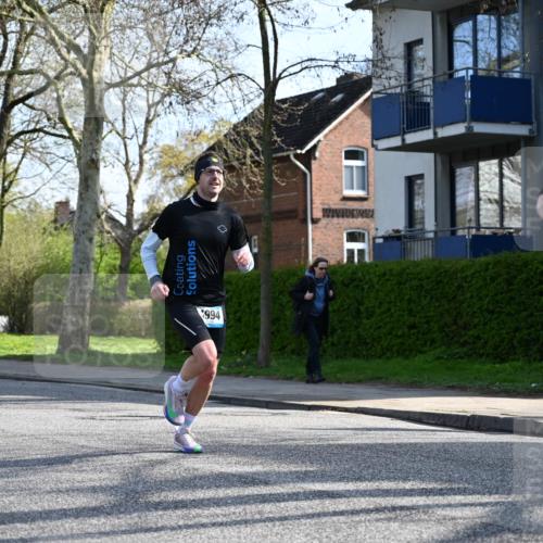 12.04.2026 - 45. Internationalen Wilhelmsburger Insellauf J. Mangold http://msf.ph/oto/9455896 12.04.2026 10:28:28 Ziel 4995, 5833, 3904, 4994, 4831, 3141, 4883, 2979, 3585, 4154, 3473, 4075, 4144, 5316, 5316, 3514, 2793, 3777 meine-sportfotos.de